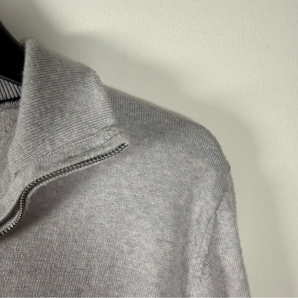 Banana Republic Merino Wool Gray Zip Up Sweater Size Medium - Picture 4 of 10